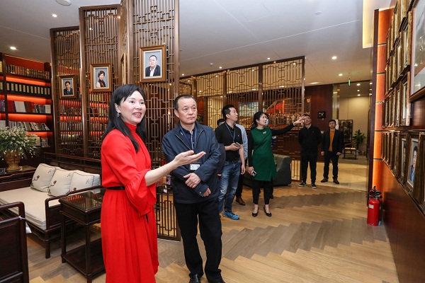 3-深圳市社会组织管理局副局长陈朝阳带队赴罗湖区、南山区抽查检查行业协会商会.jpg